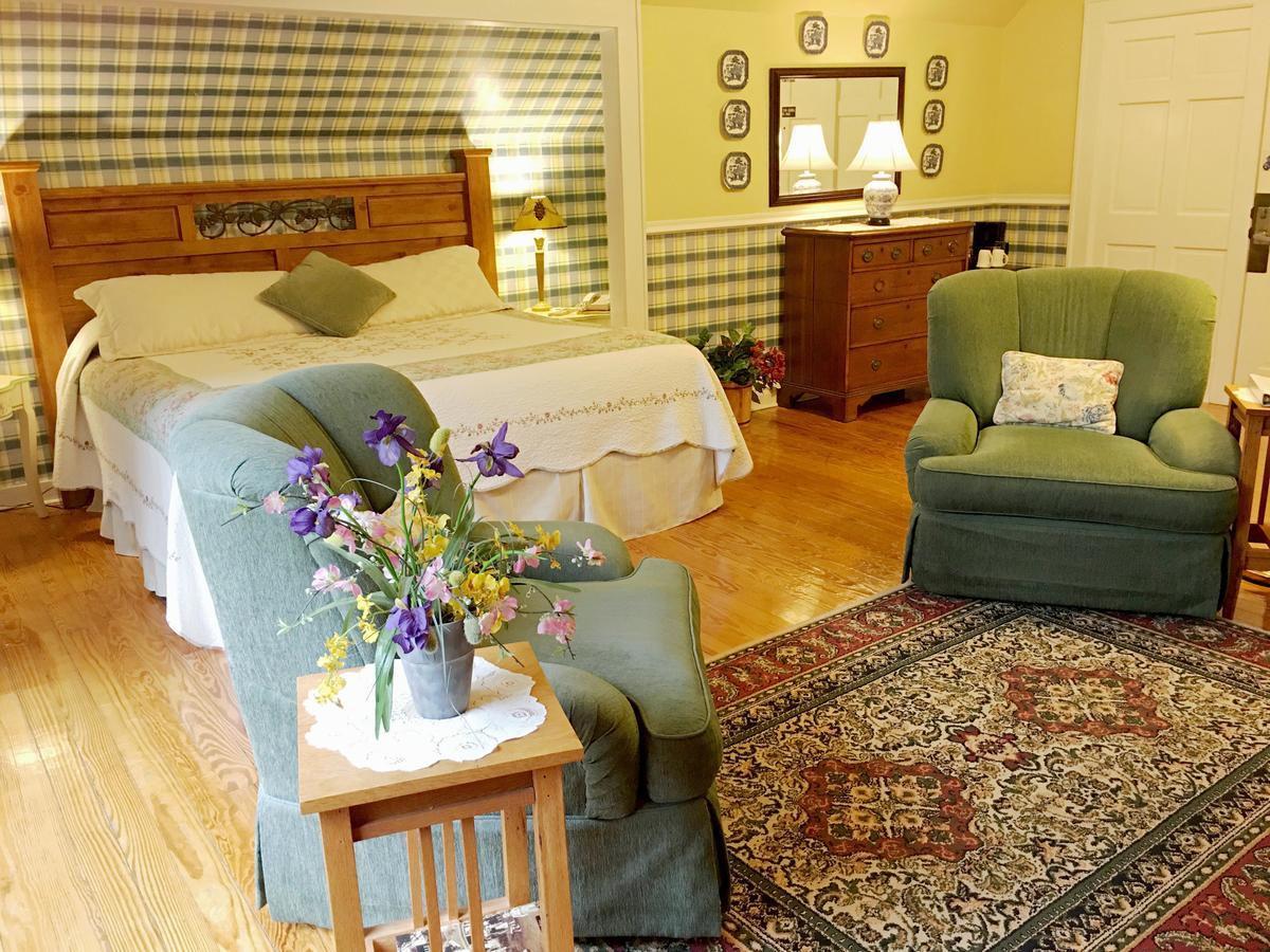 Highland Lake Inn & Resort - Флет Рок Екстериор снимка