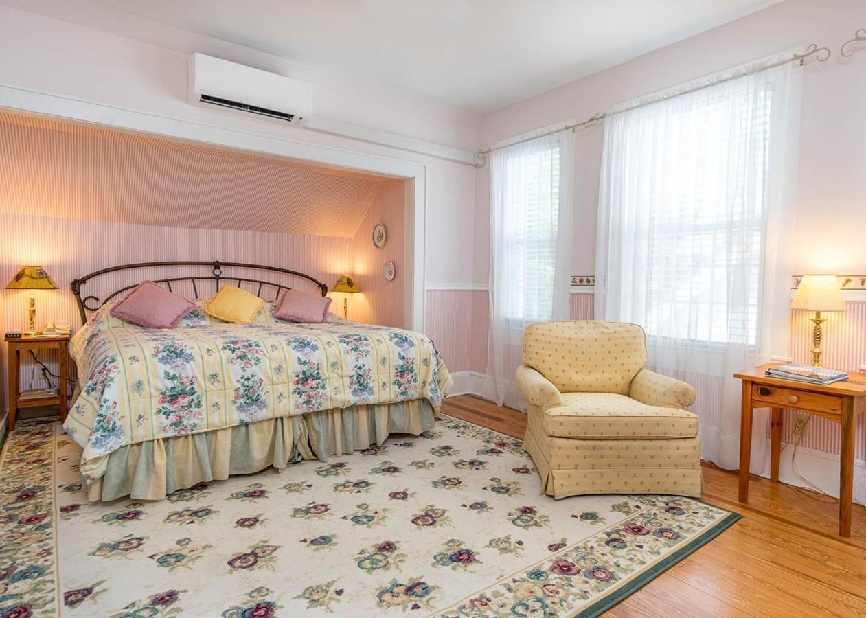 Highland Lake Inn & Resort - Флет Рок Екстериор снимка